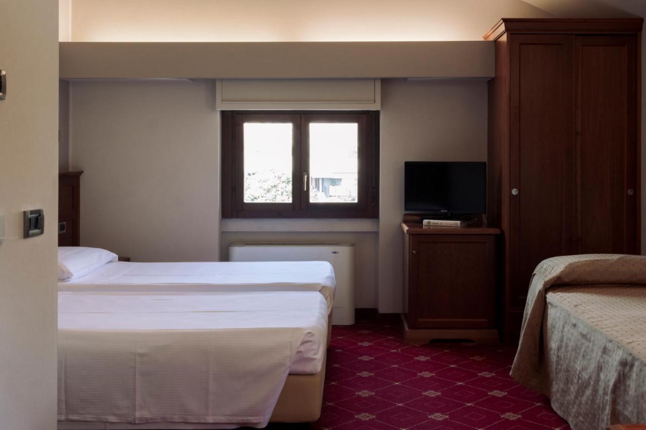 La Pina Hotel Рецато Екстериор снимка