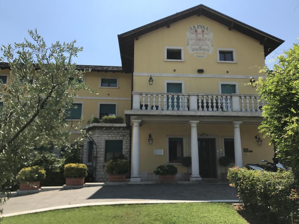 La Pina Hotel Рецато Екстериор снимка
