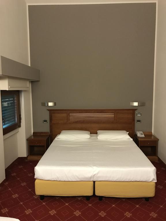 La Pina Hotel Рецато Екстериор снимка